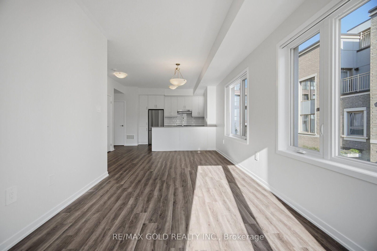 39 Honeycrisp Crescent • #TH83 • Vaughan, ON photo 12