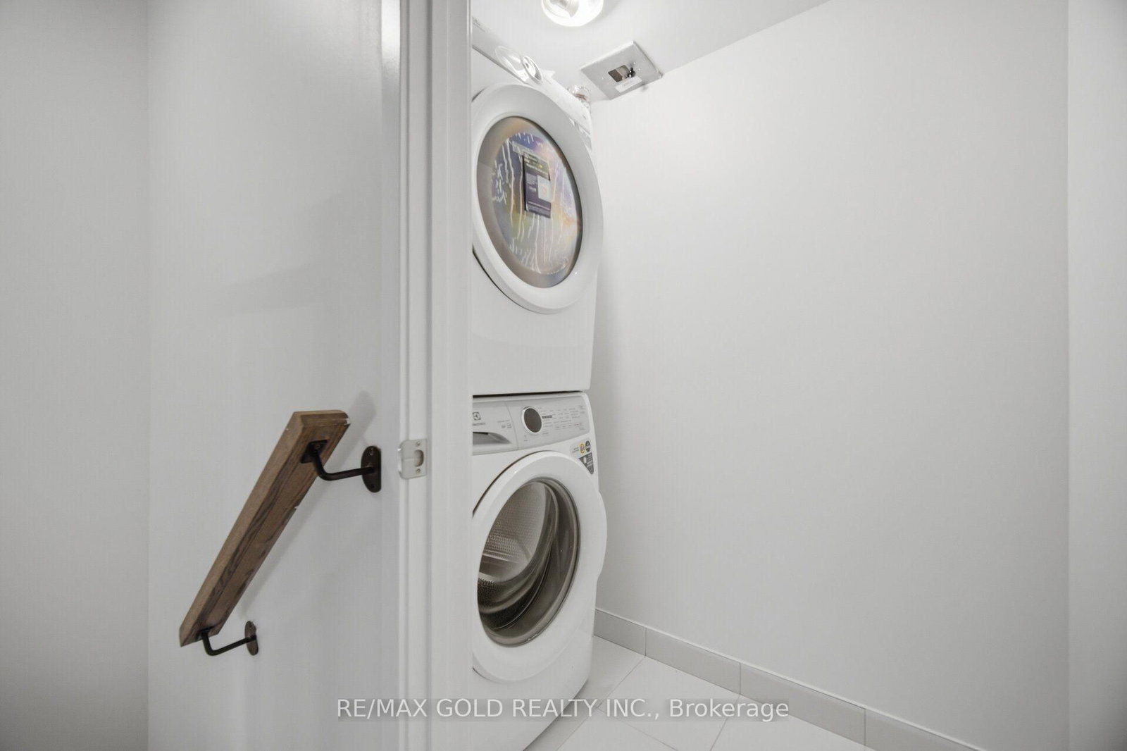 39 Honeycrisp Crescent • #TH83 • Vaughan, ON photo 25
