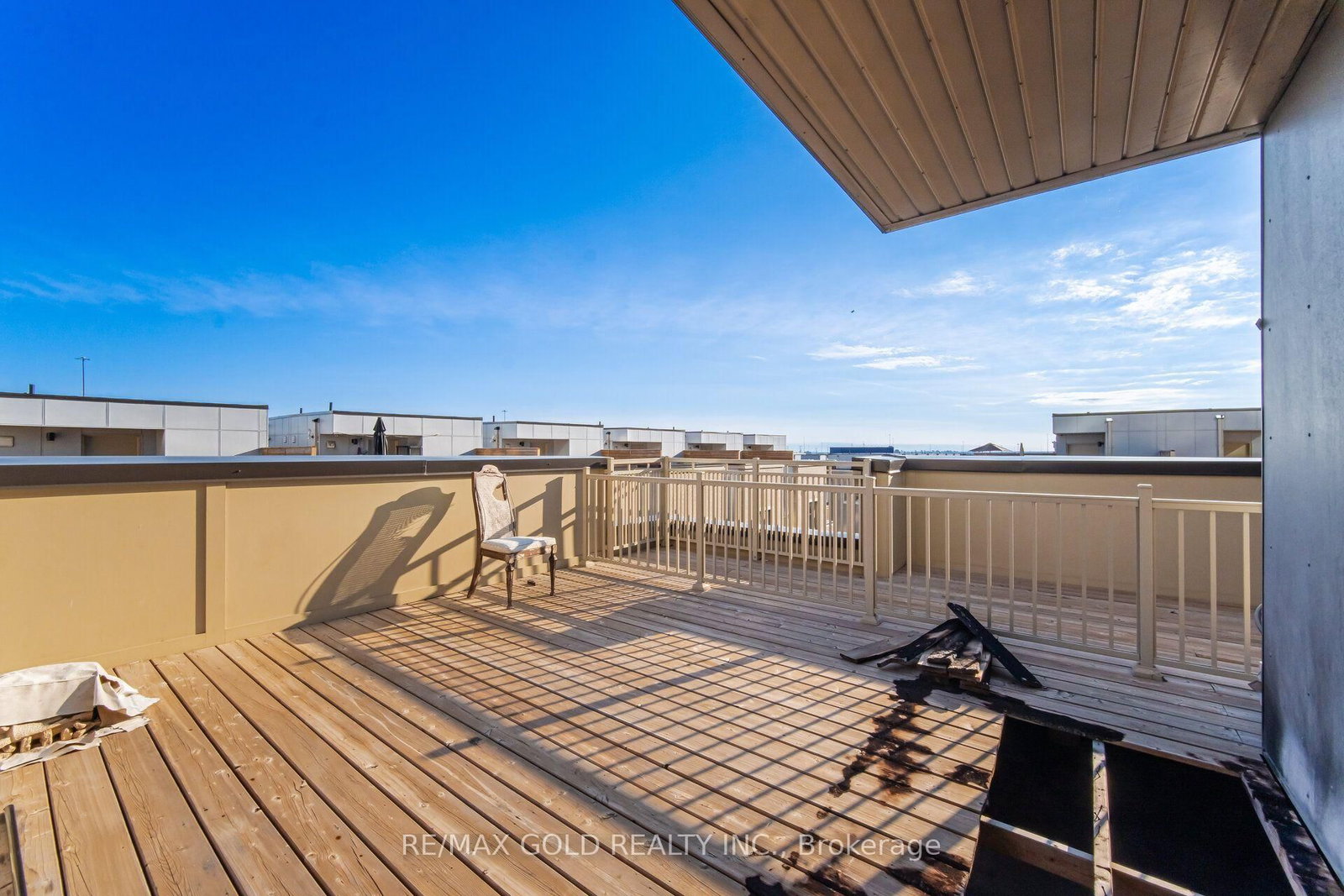 39 Honeycrisp Crescent • #TH83 • Vaughan, ON photo 27