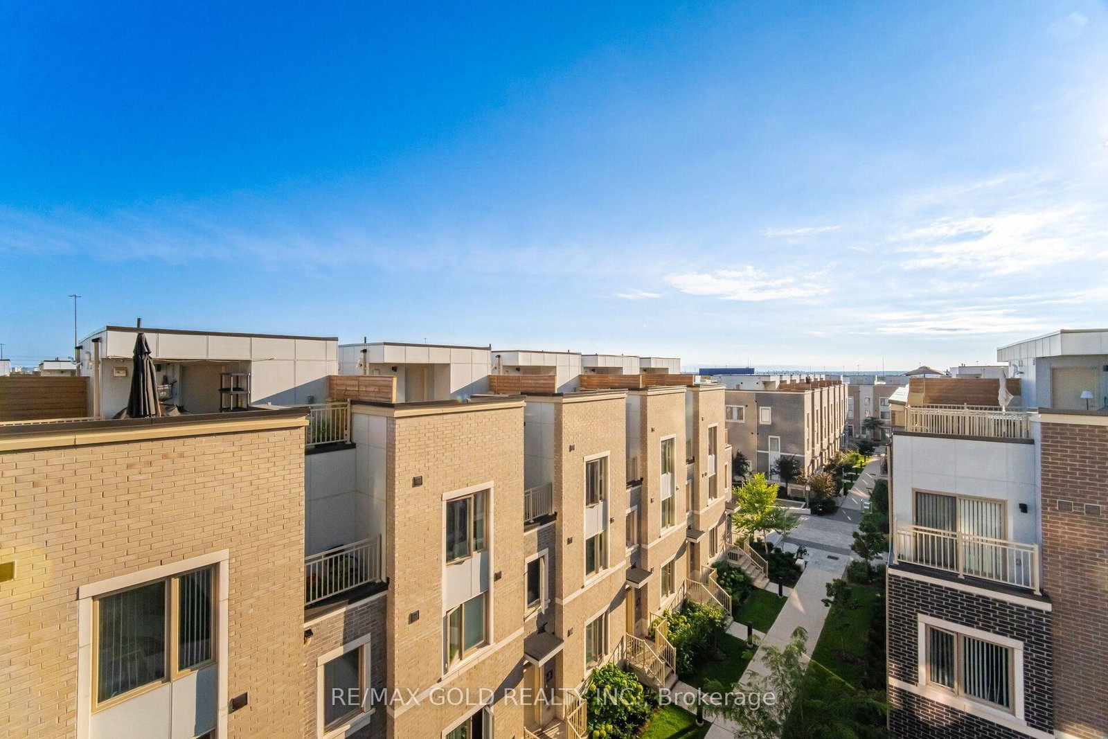 39 Honeycrisp Crescent • #TH83 • Vaughan, ON photo 28