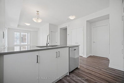 39 Honeycrisp Crescent • #TH83 • Vaughan, ON photo 7