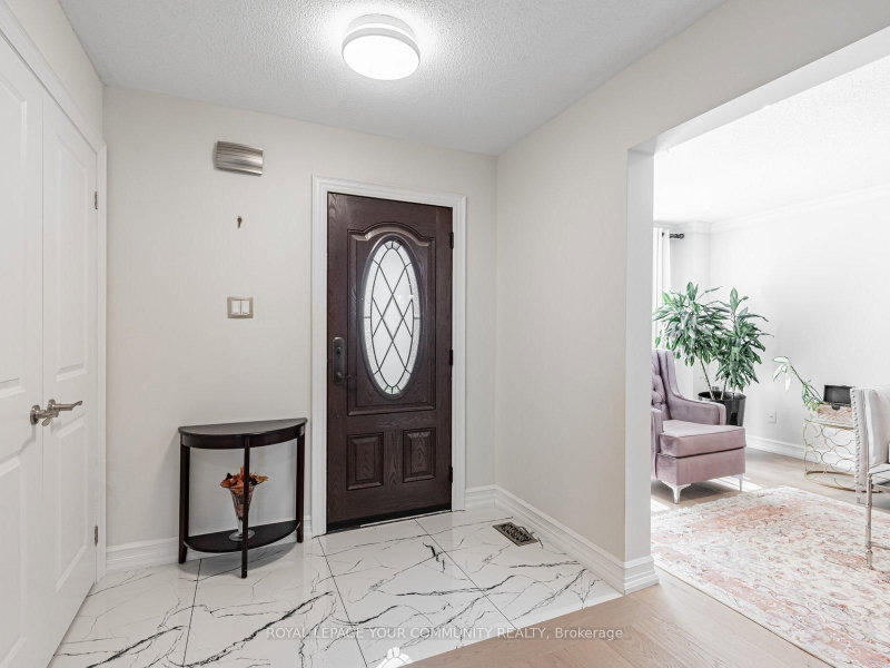5 Mandel Crescent