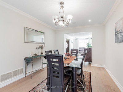 5 Mandel Crescent • Richmond Hill, ON photo 7