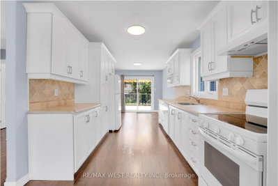 623 Glen Cedar Crescent • Innisfil, ON photo 3