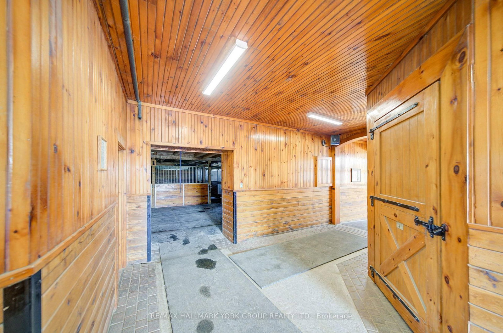 16979 Ninth Line • Whitchurch-Stouffville, ON photo 15