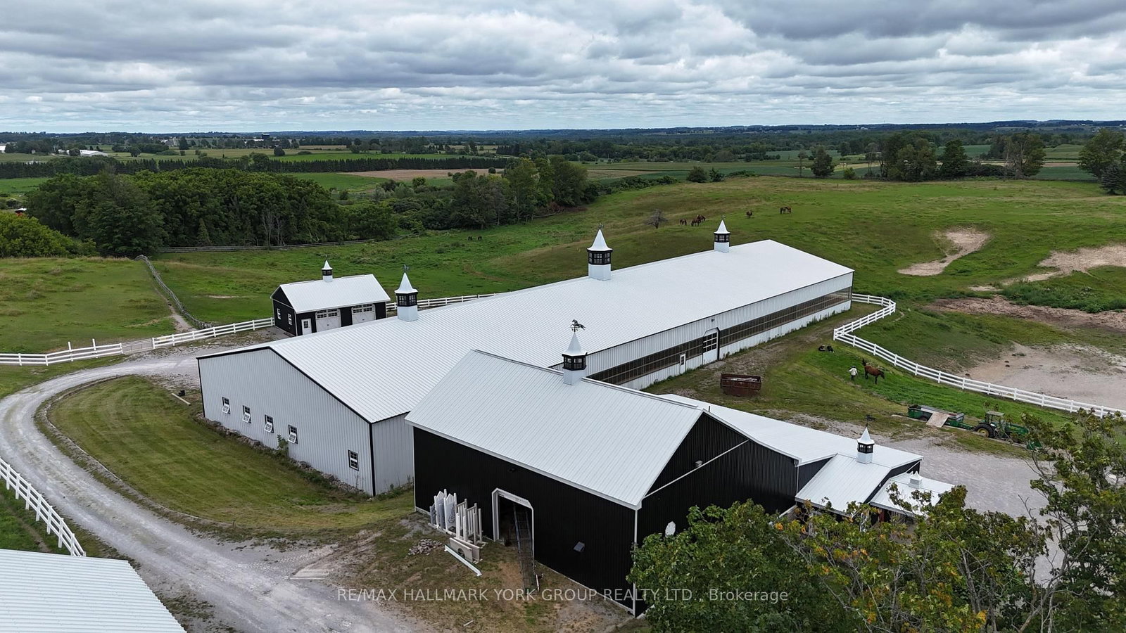 16979 Ninth Line • Whitchurch-Stouffville, ON photo 34