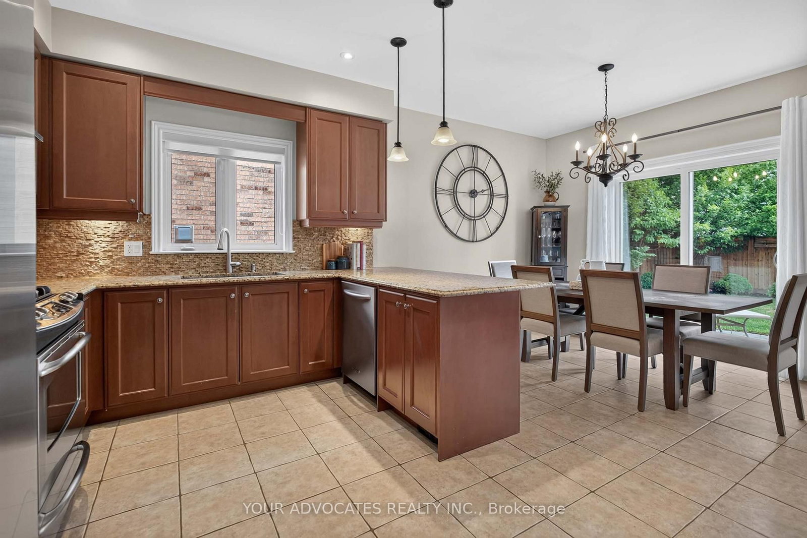 228 Twin Hills Crescent • Vaughan, ON photo 10