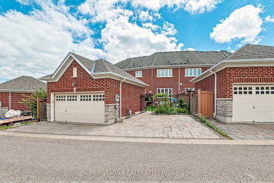239 Angus Glen Boulevard • Markham, ON photo 2