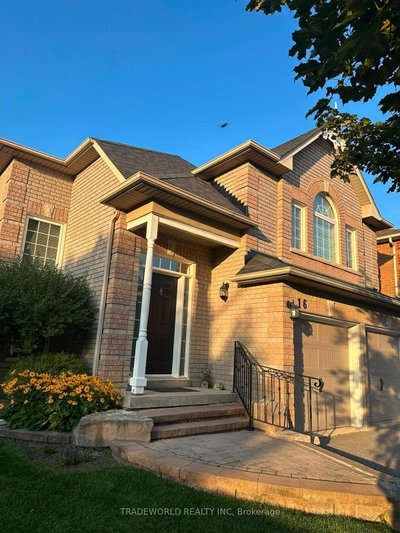 16 Chessman Court • Whitchurch-Stouffville, ON photo 3