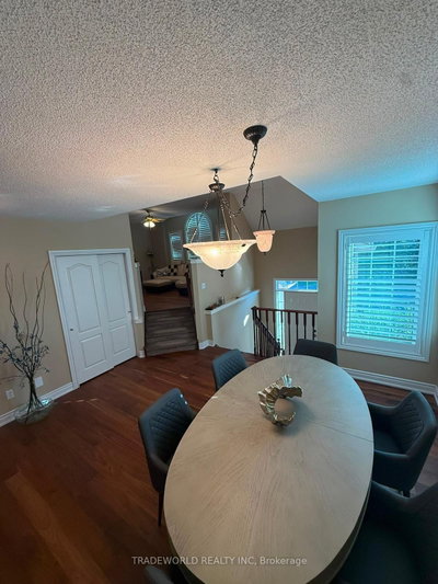 16 Chessman Court • Whitchurch-Stouffville, ON photo 8