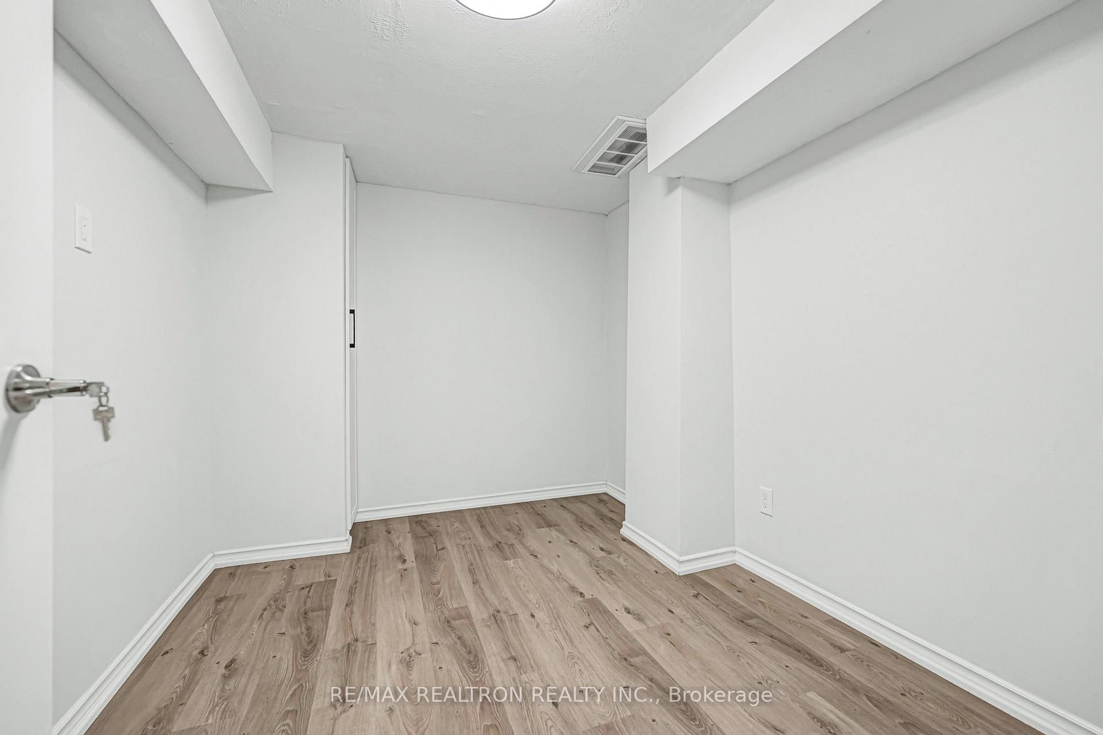 120 Brookmill Drive • Vaughan, ON photo 42