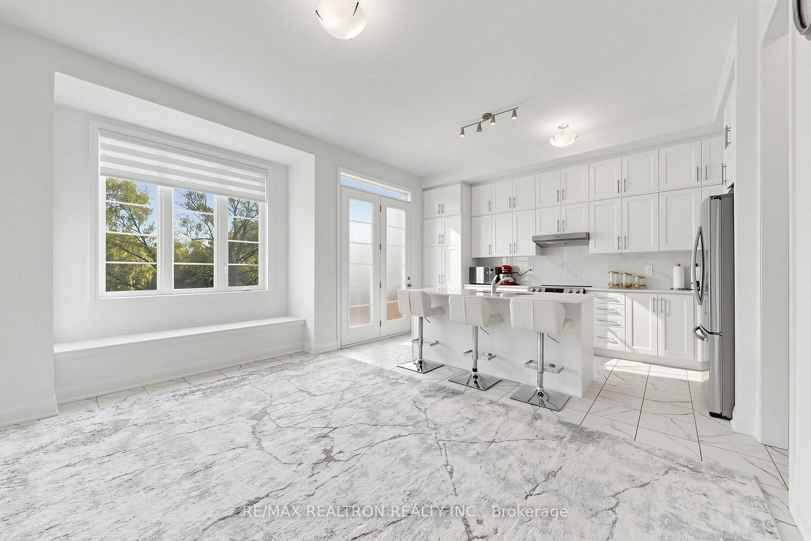 20 Fair Winds Lane • East Gwillimbury, ON photo 16
