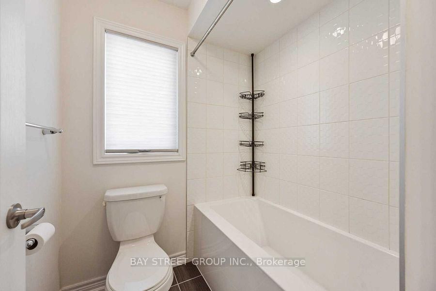44 Clara May Avenue • East Gwillimbury, ON photo 21