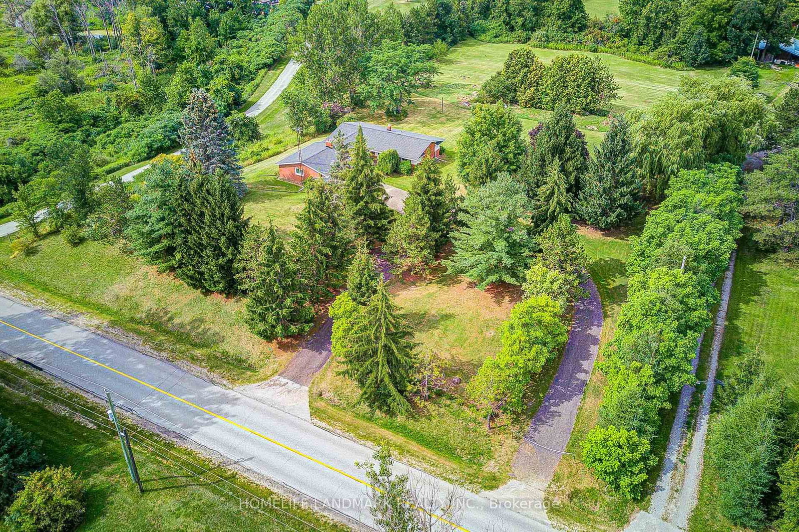 1098 15th Side Road • New Tecumseth, ON photo 1
