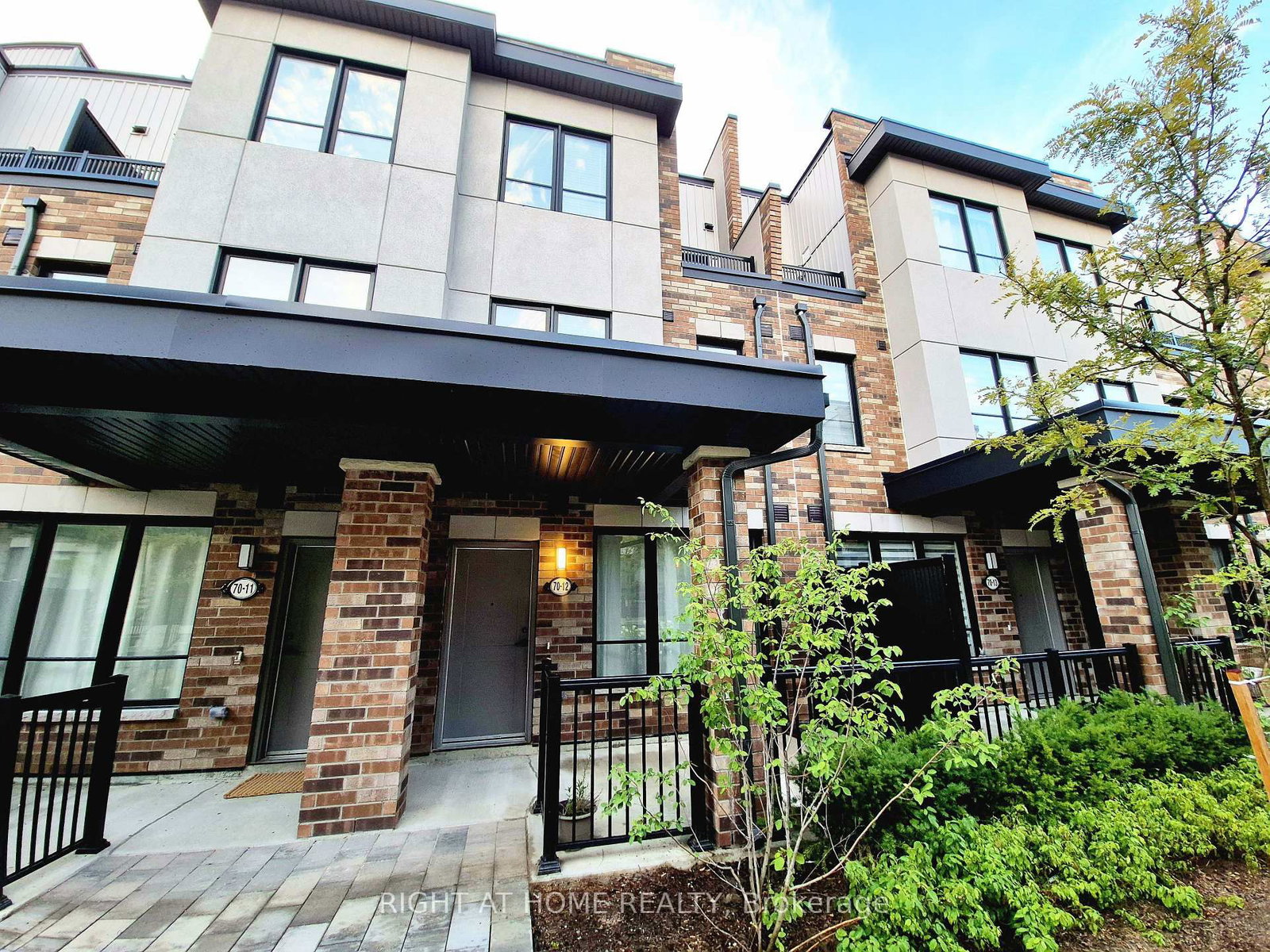 70 Baynes Way • #12 • Bradford West Gwillimbury, ON photo 3