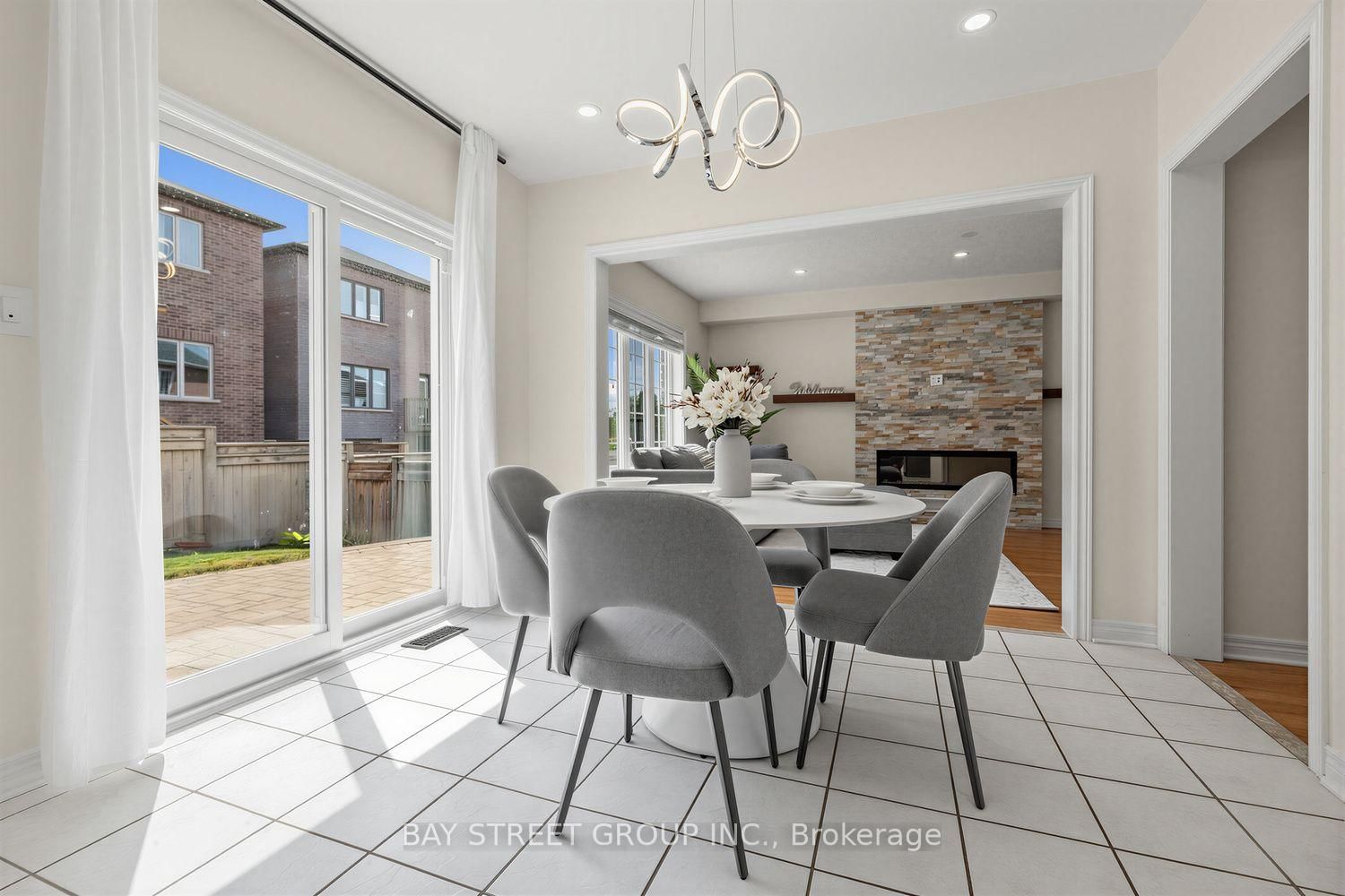 37 Mynden Way • Newmarket, ON photo 14