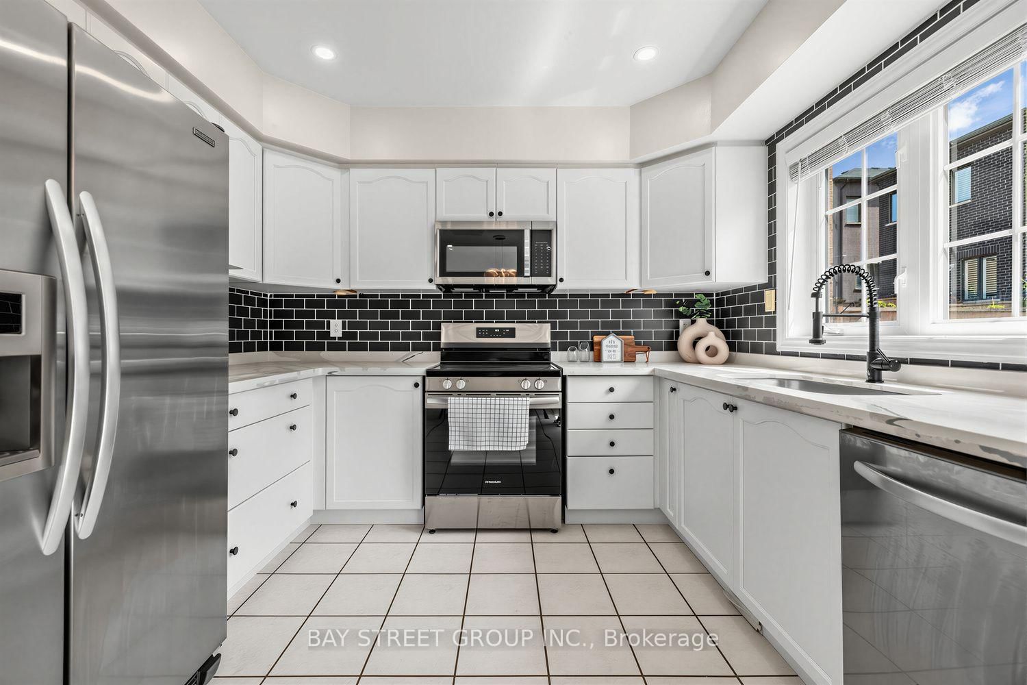 37 Mynden Way • Newmarket, ON photo 16