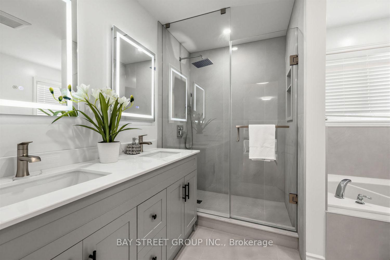 37 Mynden Way • Newmarket, ON photo 22