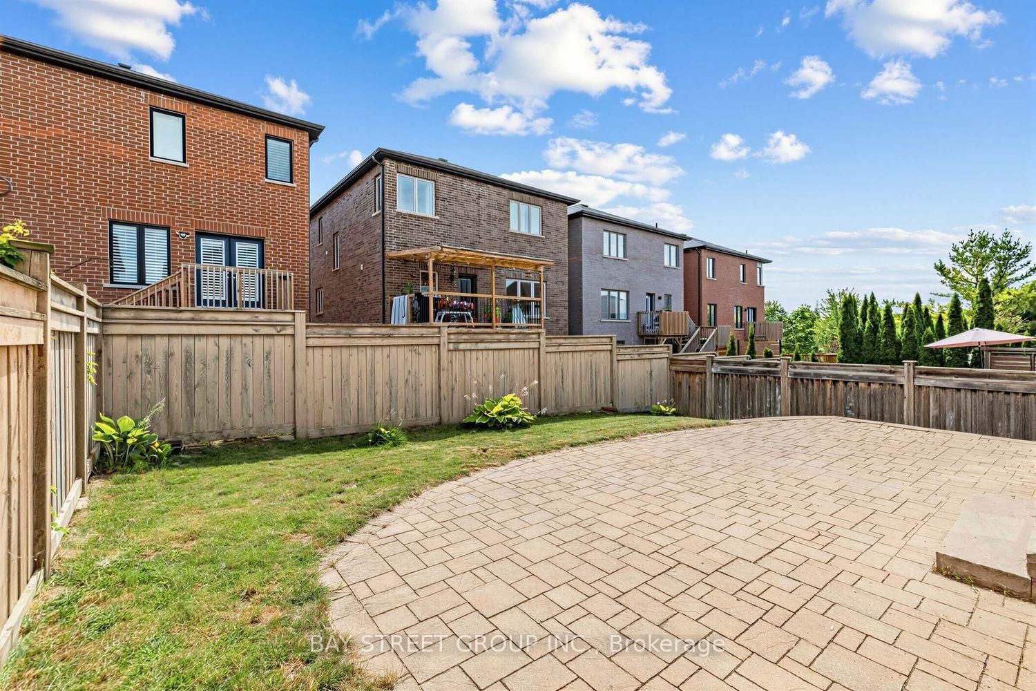 37 Mynden Way • Newmarket, ON photo 33