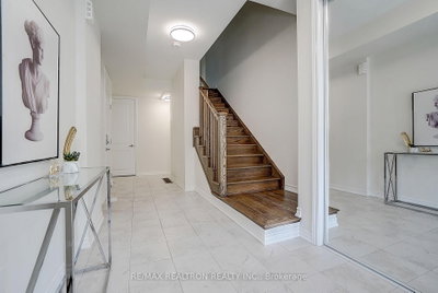 24 Thomas Frisby Jr Crescent • Markham, ON photo 3