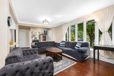 34 Gentry Crescent • Richmond Hill, ON photo 4