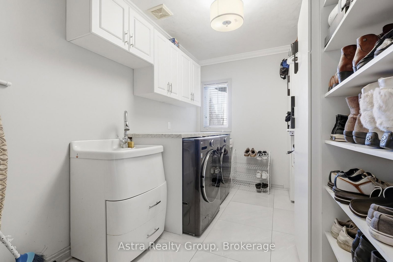 74 Kootenay Ridge • Vaughan, ON photo 12