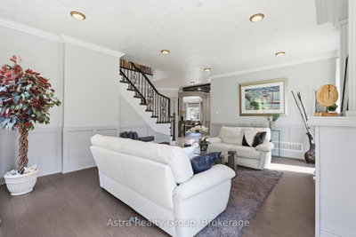 74 Kootenay Ridge • Vaughan, ON photo 8
