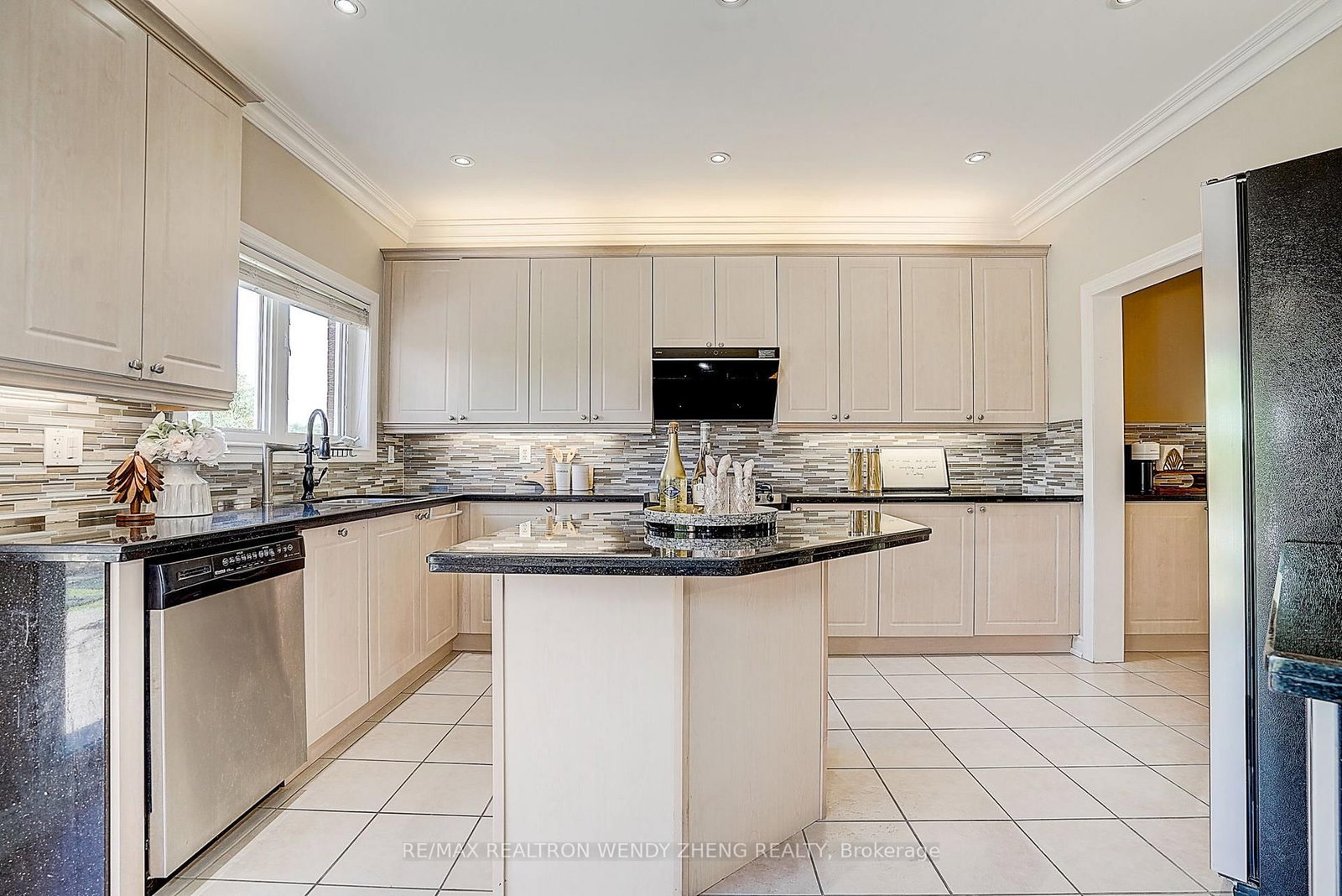 25 Terracotta Crescent • Richmond Hill, ON photo 15