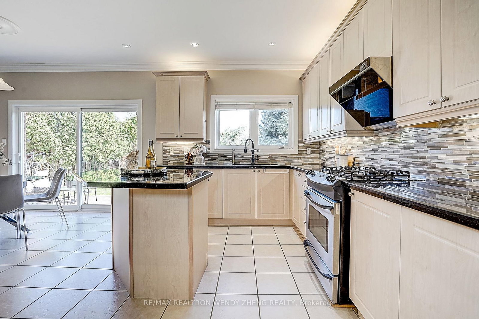 25 Terracotta Crescent • Richmond Hill, ON photo 16