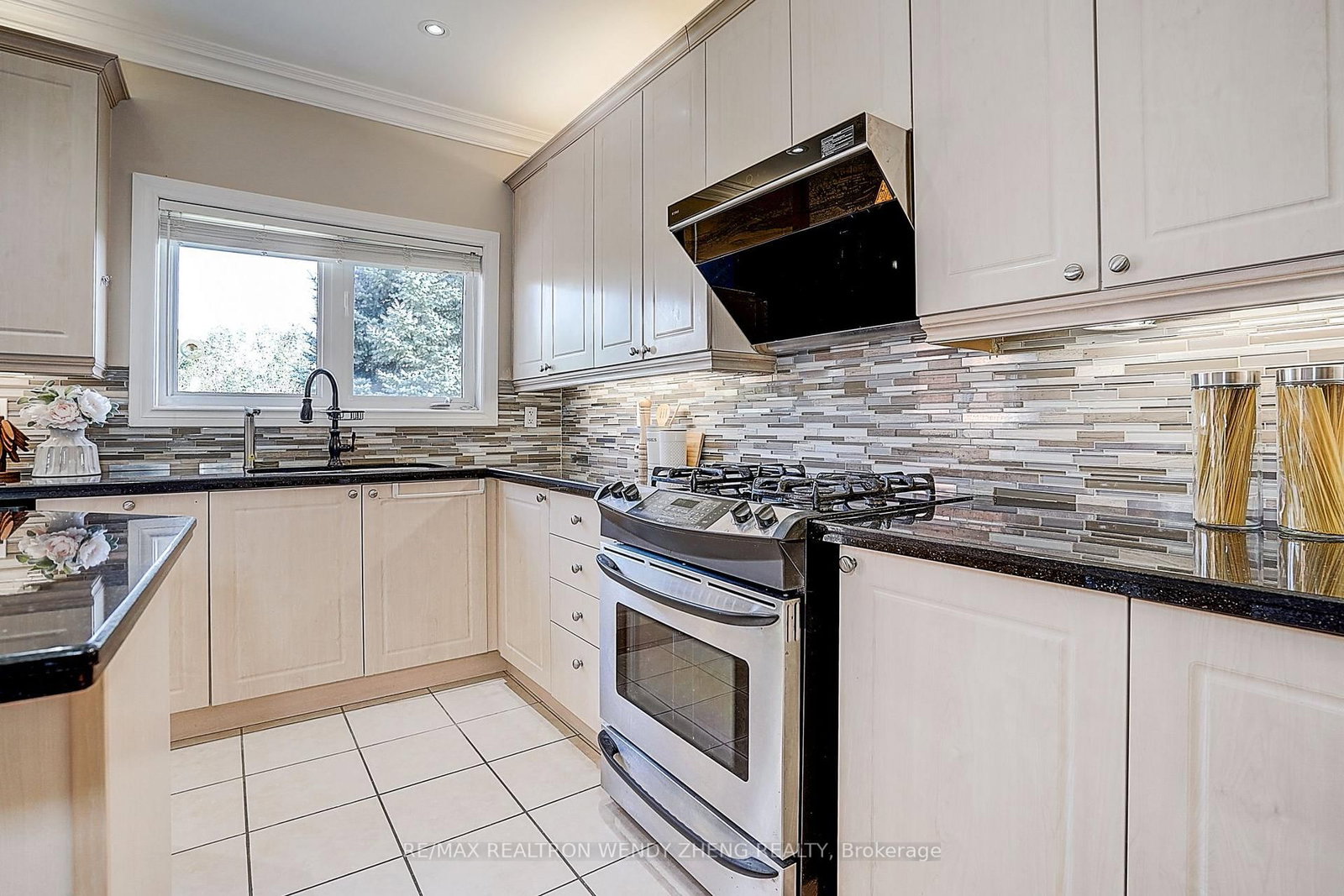 25 Terracotta Crescent • Richmond Hill, ON photo 17