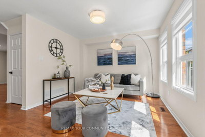 25 Bassett Avenue • Richmond Hill, ON photo 8
