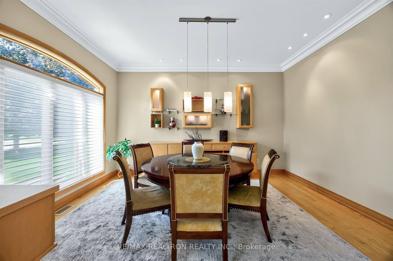 24 Maplehyrn Avenue • East Gwillimbury, ON photo 13
