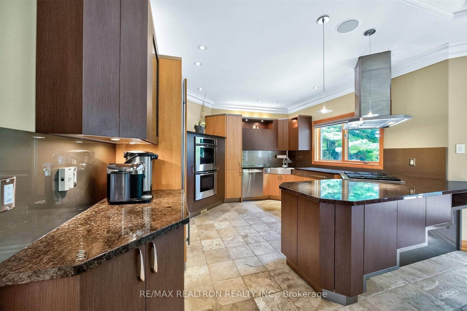 24 Maplehyrn Avenue • East Gwillimbury, ON photo 19