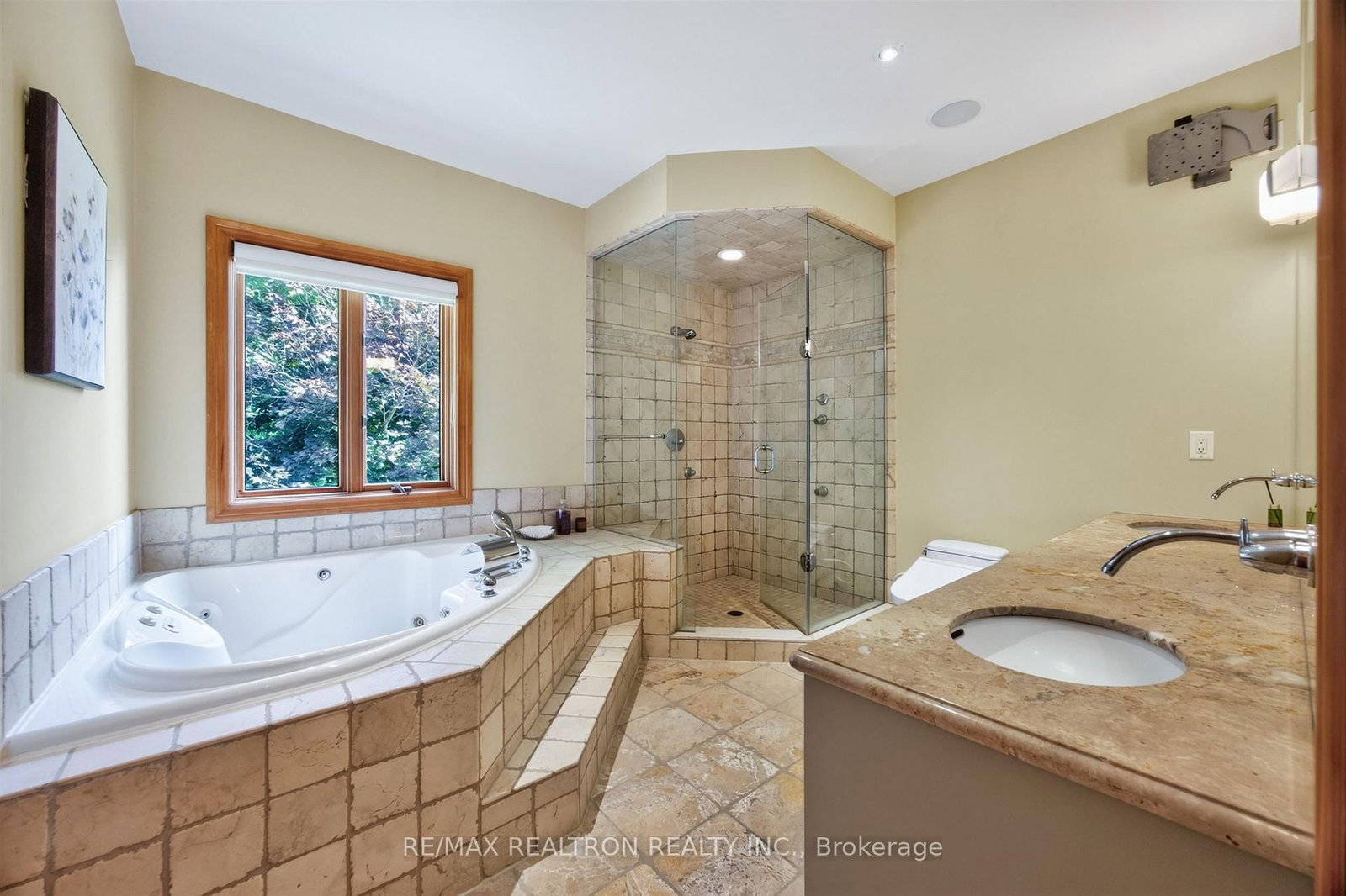 24 Maplehyrn Avenue • East Gwillimbury, ON photo 26