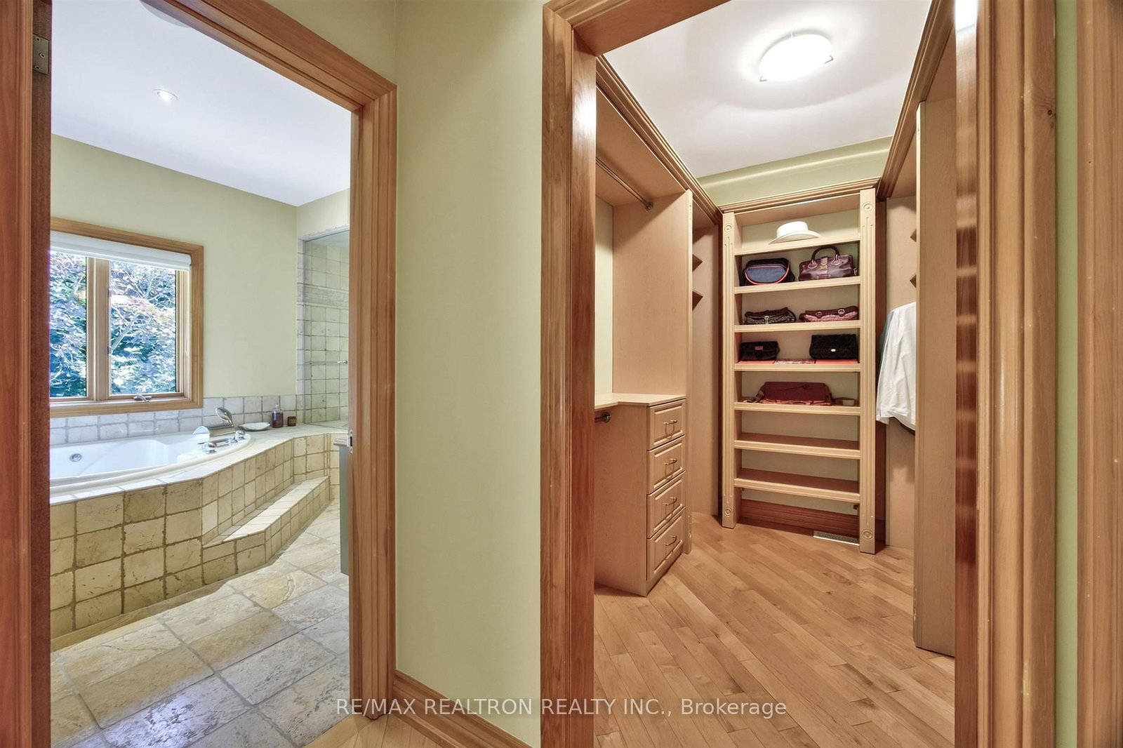 24 Maplehyrn Avenue • East Gwillimbury, ON photo 27