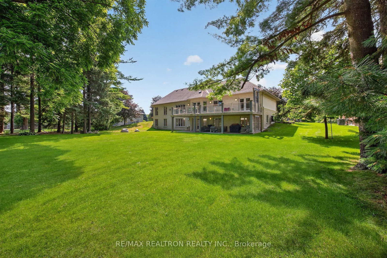 24 Maplehyrn Avenue • East Gwillimbury, ON photo 44