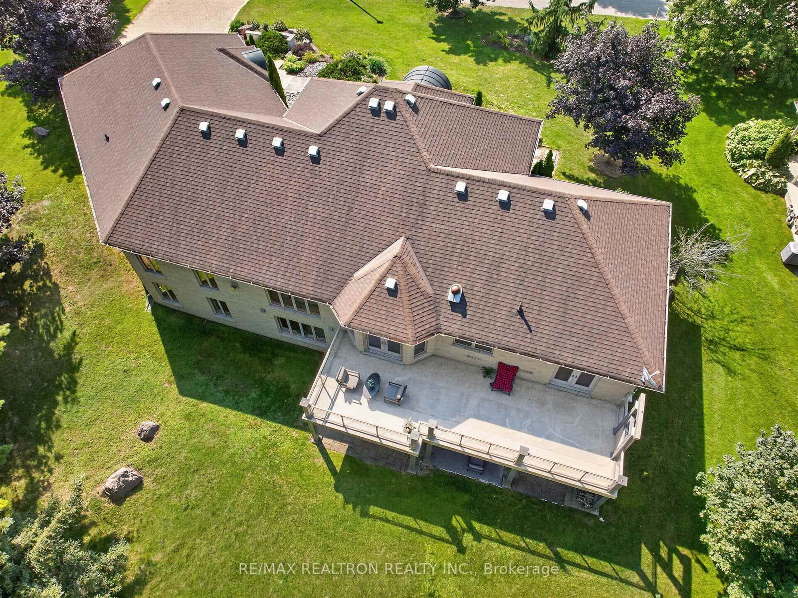 24 Maplehyrn Avenue • East Gwillimbury, ON photo 49