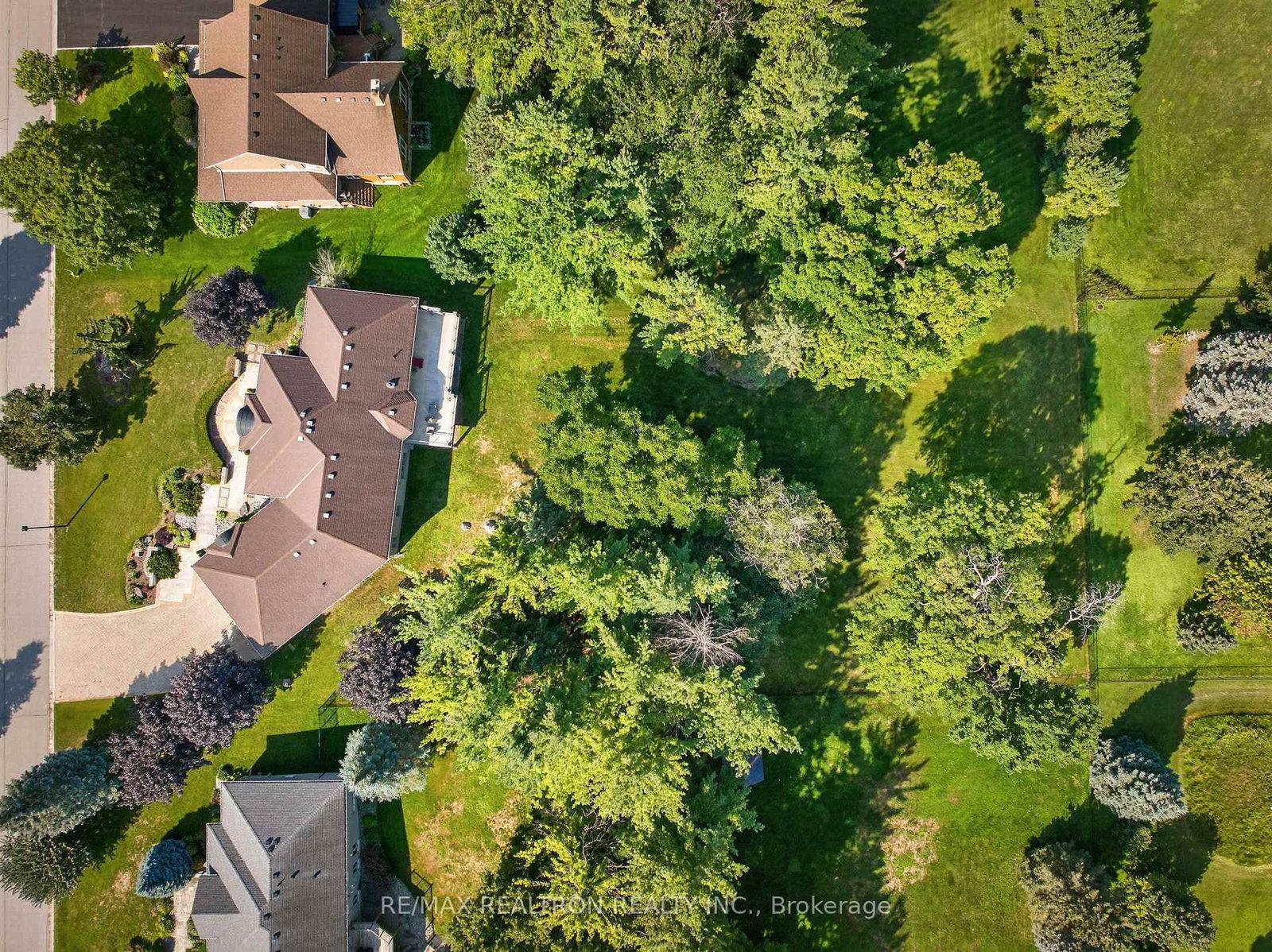 24 Maplehyrn Avenue • East Gwillimbury, ON photo 50