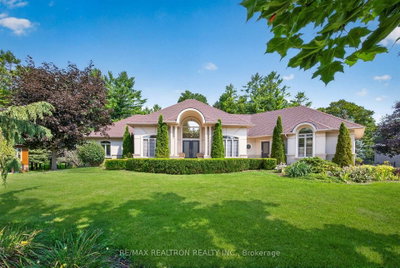24 Maplehyrn Avenue • East Gwillimbury, ON photo 8