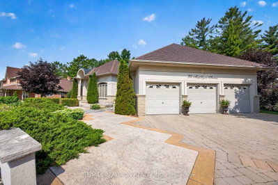 24 Maplehyrn Avenue • East Gwillimbury, ON photo 9