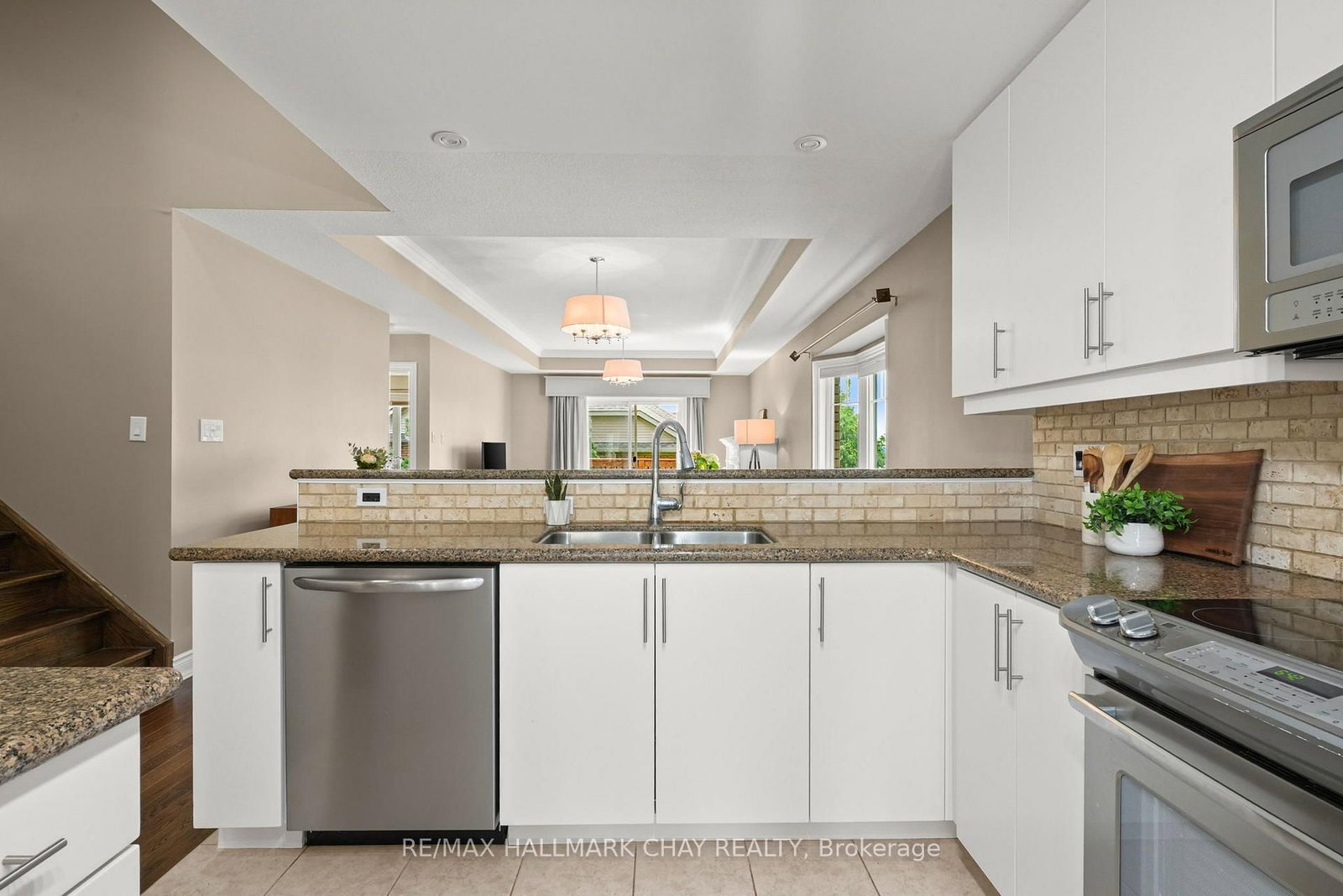 190 Ridge Way • New Tecumseth, ON photo 8