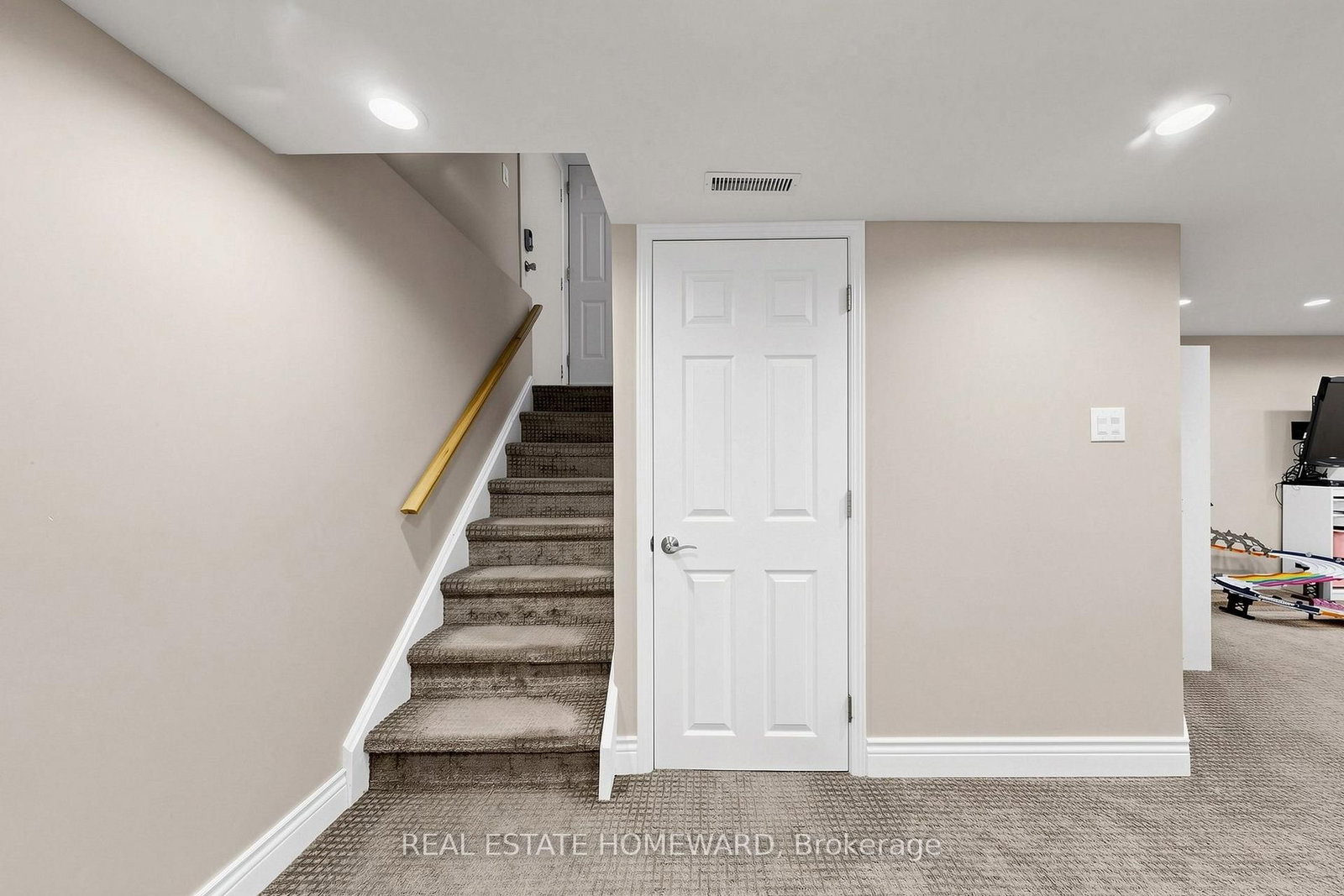 242 Badessa Circle • Vaughan, ON photo 27