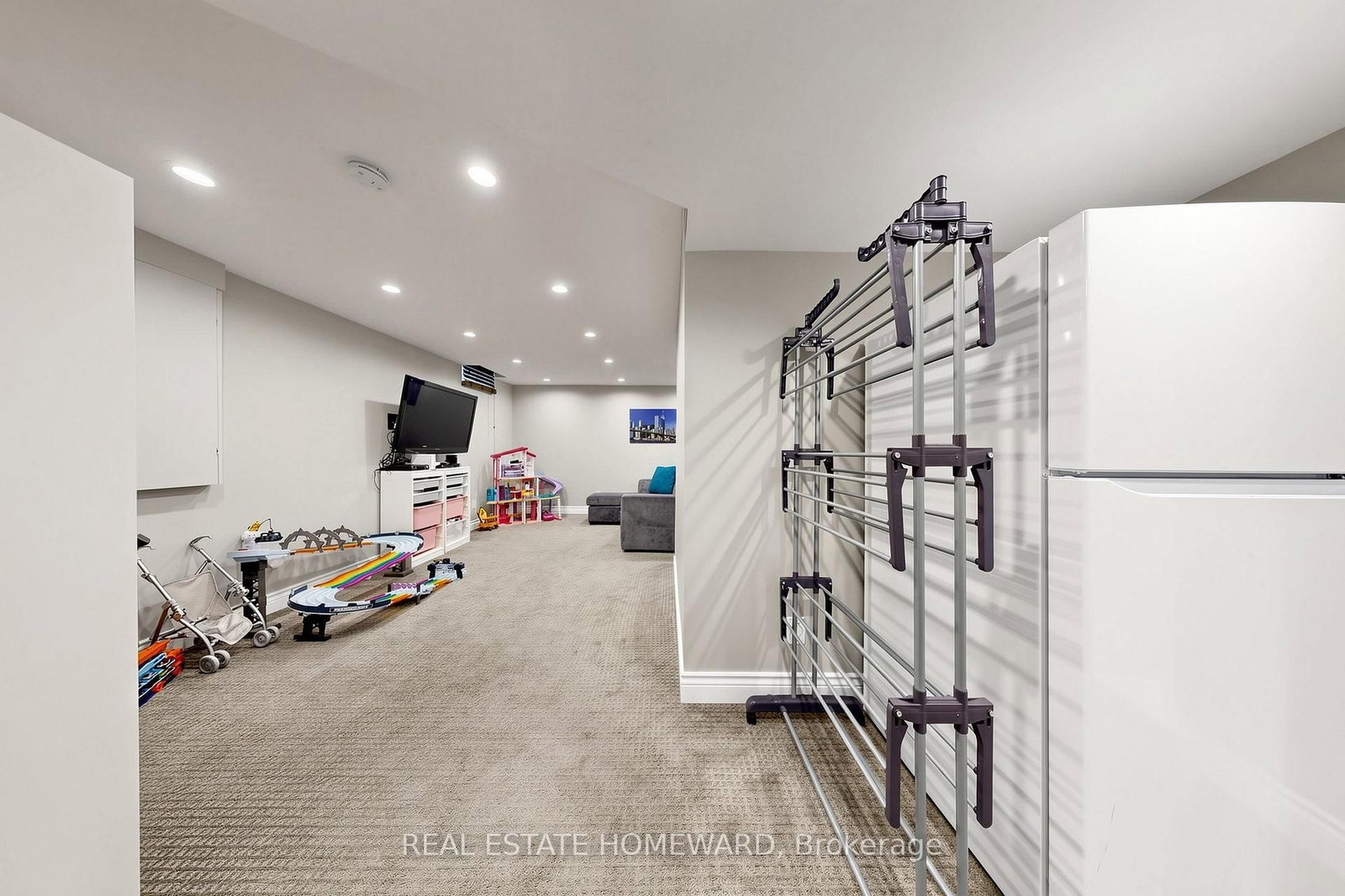 242 Badessa Circle • Vaughan, ON photo 28