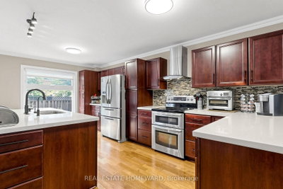 242 Badessa Circle • Vaughan, ON photo 6