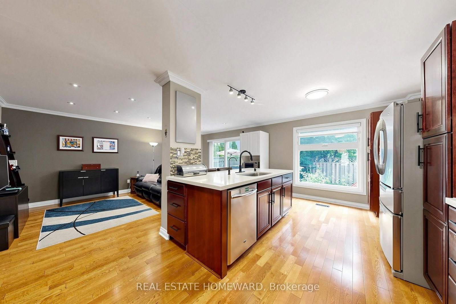 242 Badessa Circle • Vaughan, ON photo 9