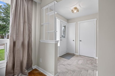 72 Kulpin Avenue • Bradford West Gwillimbury, ON photo 3