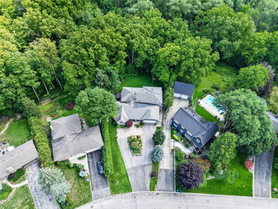 11 Christman Court • Markham, ON photo 2