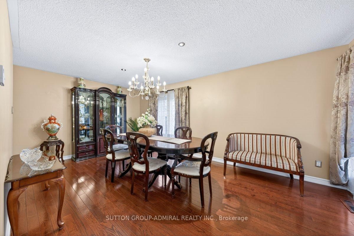 126 Redondo Drive E • Vaughan, ON photo 10