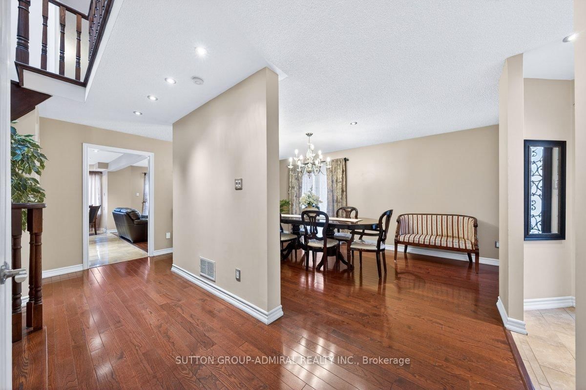 126 Redondo Drive E • Vaughan, ON photo 12
