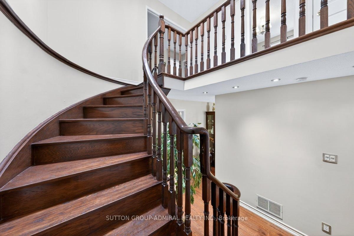 126 Redondo Drive E • Vaughan, ON photo 15